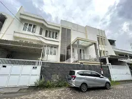 Rumah Dan Kantor Di Karang Empat Surabaya Bagus Terawat
