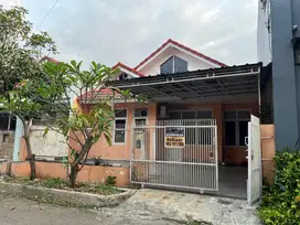Rumah 1 1/4 Lantai di Permata Harapan Baru, Kota Harapan Indah, Bekasi