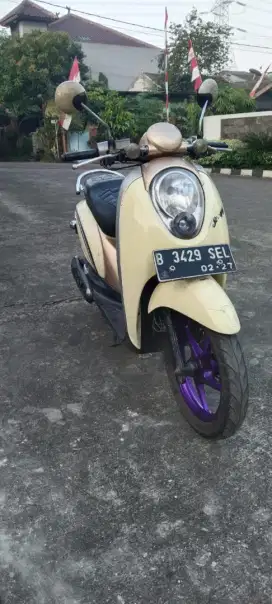 Di jual motor scoopy