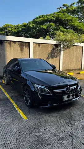 LOW KM MERCEDES-BENZ C200 AMG LINE 2017
