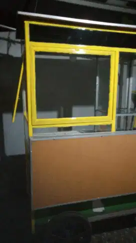 Gerobak jual cepat buat usaha, lengkap dengan neon box