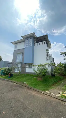 Dijual Rumah Modern Classic Full Furnished Siap Huni di BSD Giri Loka