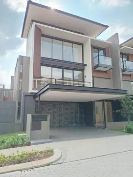 RUMAH MEWAH HOEK Navapark Cluster Laurel BSD kawasan elit
