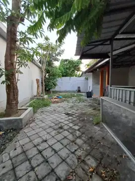 DISEWAKAN TEMPAT USAHA