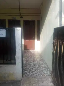Rumah Kontrakan murah yang strategis di Klender