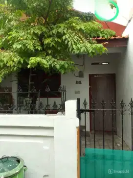 Kontrakan Bu Watik ; dekat Kampus A dan B Unair, RS dr. Soetomo