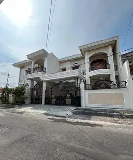 Rumah Hook Manyar Rejo
