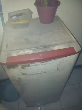Kulkas merk sanyo minusan ga begtu dingin