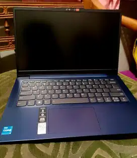 Lenovo Ideapad slim 3 14IRU8