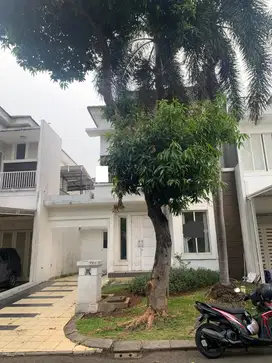 Wts. Jual Cepat. Rumah. Chalcedony Timur. Gading Serpong. Tangerang. M