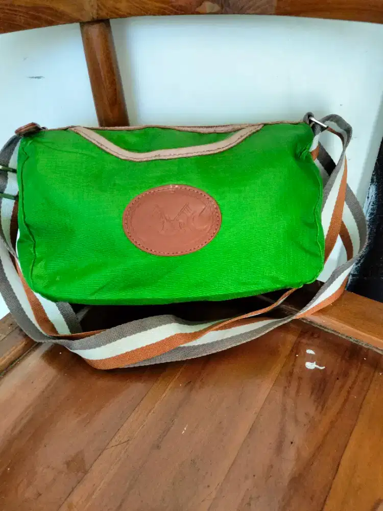 Tas selempang nylon