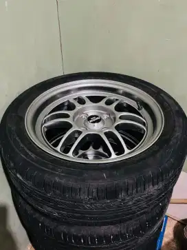Di jual velg Recing Dengan Ban