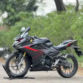 HONDA NEW CBR 150R BLACK 2022 KM 10K PAJAK PANJANG SIAP GASPOL