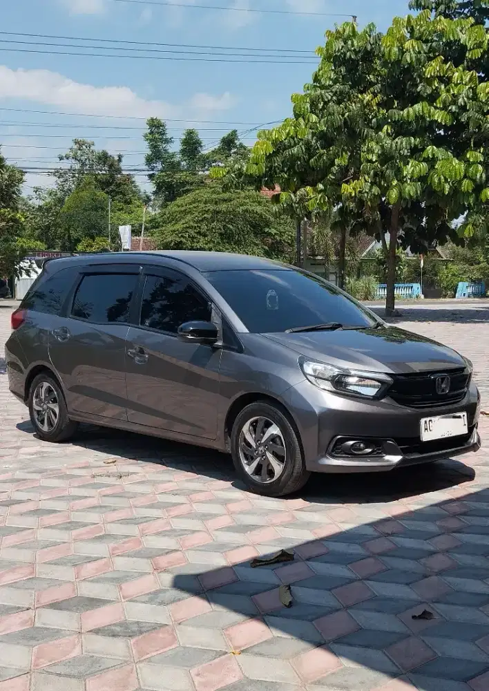 Honda mobilio E manual 2018