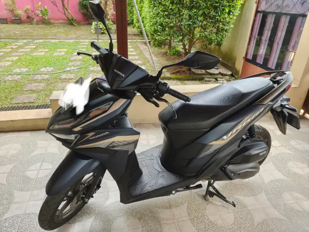 Honda Vario 125 Abu-abu like new Km rendah