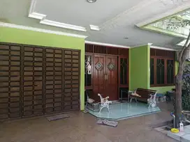 RUMAH DI JALAN DONOWATI V NO 12, SUKOMANUNGGAL SURABAYA