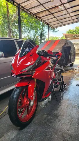 CBR 250 RR ABS RED LOW KM