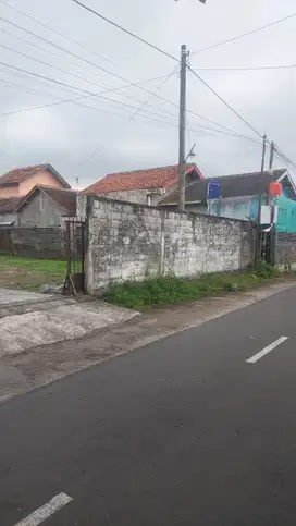 Jalan Damai, Tanah Sleman Jogja, Dekat UGM
