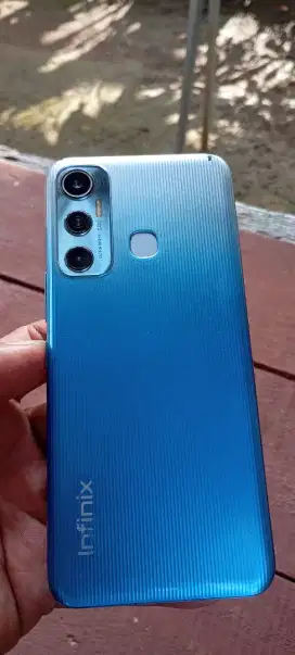 Infinix hot 11 4/64