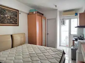 Rtn - Disewakan Apt Green Pramuka City Tower F Studio Semi Furnish