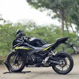 HONDA CBR 150R HITAM 2016 KM 15K PAJAK PANJANG LIKE NEW