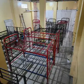 Ranjang tingkat besi kokoh