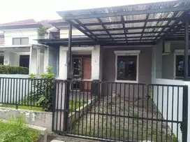 Disewakan Rumah 1 Lantai, Luas Tanah 120m2 2+1 Kamar Tidur di Antapani