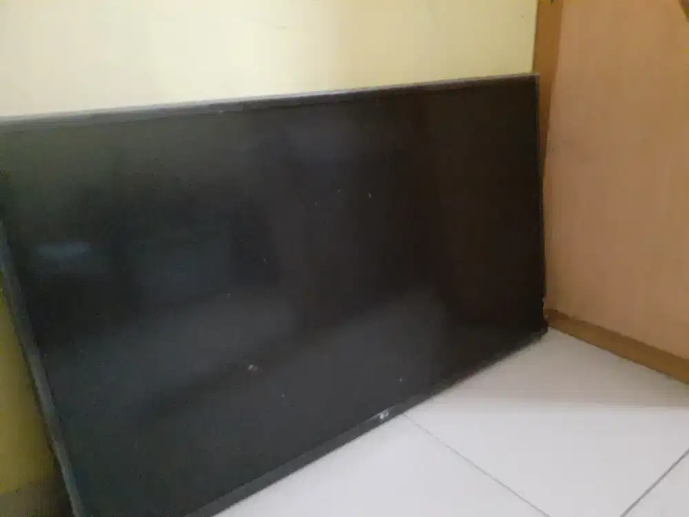 TV LCD LG 43 IN RUSAK