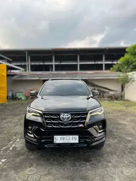 Jual cepat toyota fortuner GR 4x2 2022