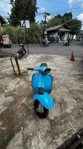 vespa biruu  jual cepattt