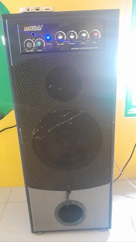 Dijual speaker aktif (centronik) sepasang