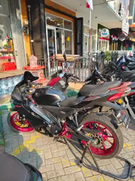 Yamaha R15 v4 Sporty
