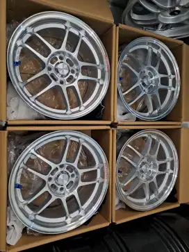 Velg RacingHart CP035 R15 4x100 (Rep)
