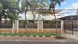 Jual Cepat Rumah Besar dan Nyaman Full Furnish Di Duren Sawit S8956