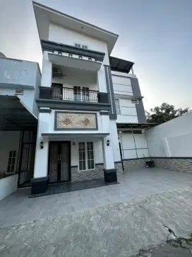 KOMPLEK FAIRUZ JALAN SEROJA RINGROAD 3 LANTAI
