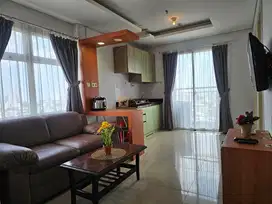 Sewa 2BR Corner 52m Furnished Lengkap di apartemen Madison Park CP Jkt