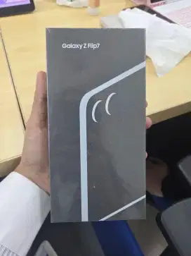 NEW SAMSUNG GALAXY  Z FLIP 7 12 /256