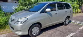 Toyota Kijang Innova 2010 Bensin