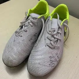 Jual Sepatu Nike Phantom GX2 Academy TTD by Ole Romeny & Marselino F.