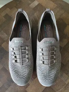 Jual sepatu wanita skechers zise 38 harga 700 nego sekali pake