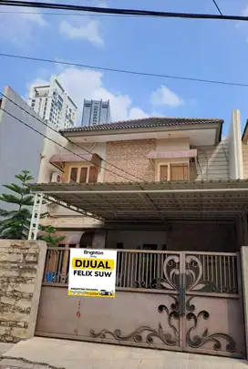 Jual Rumah 2 lt   Putat Indah Timur