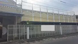Ruang Usaha & Rumah 2 Lantai Lokasi Strategis di Jalan Sultan Agung