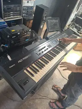 Digital piano roland rd 700 gx