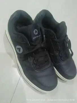 Sepatu Airwalk size 42 insole 27