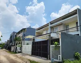 Dijual Rumah Dua Lantai Murah di Wiyung Surabaya Barat
