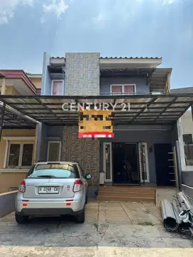 Rumah Besar 2 Lantai Di Beverly