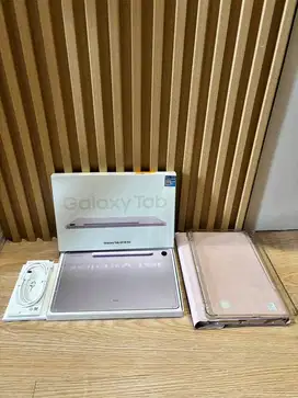 SAMSUNG GALAXY TAB S9 FE 6/128 5G Mulus Like New Fullset No Minus !