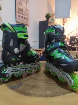 Cougar Sepatu Roda MS835L Hitam-Hijau Size S