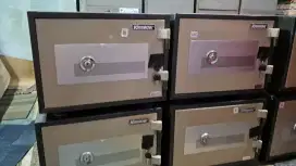 Brangkas second
