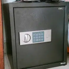 Safe Deposit Box DELI